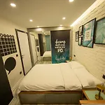 Ava Center Aparthotel 4*