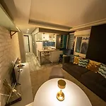 Ava Center