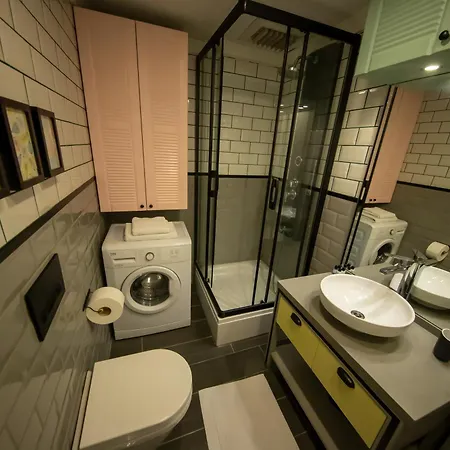 Ava Center Aparthotel 4*