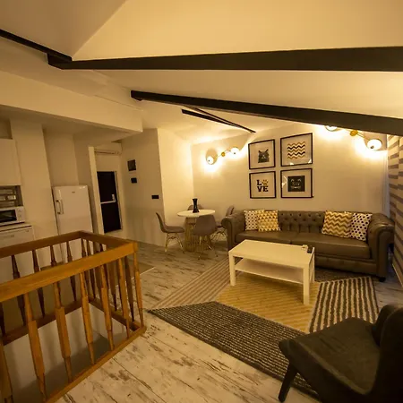 Ava Center Aparthotel