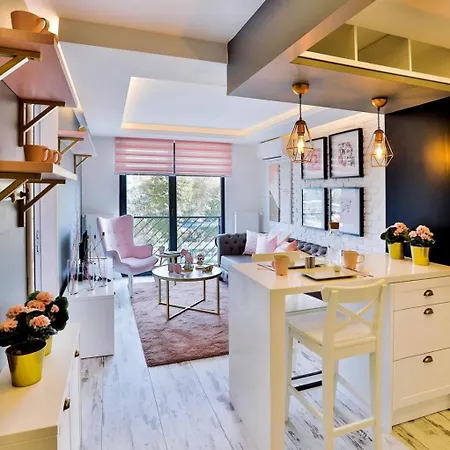 Ava Center Aparthotel